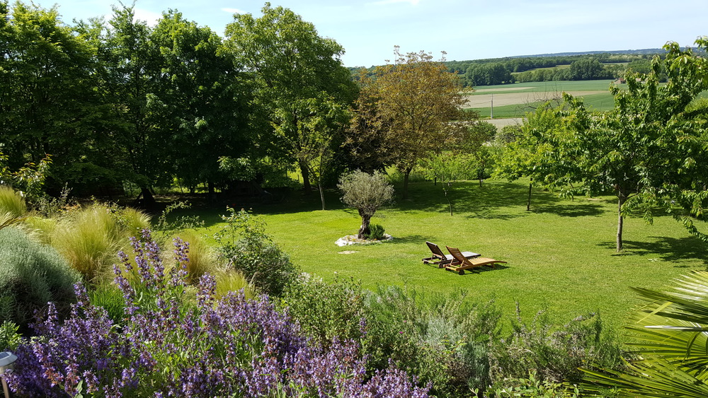 vue sur le jardin depuis notre terrasse