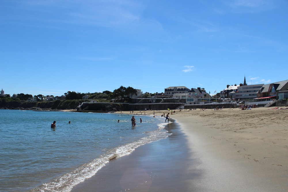 Plage du Casino 400 mètres 
