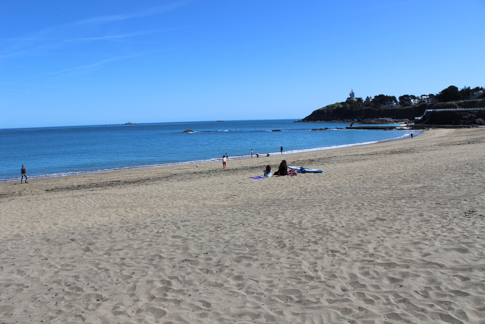 plage du casino (400 mètres) 