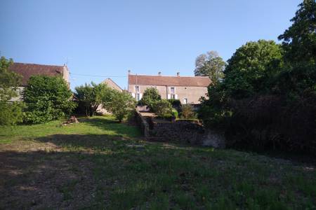 vue de la maison depuis le jardin