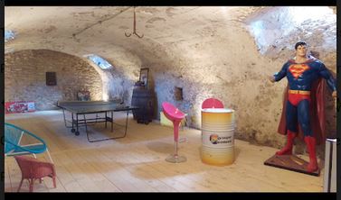 salle de jeu sous la maison, 20° l'été.