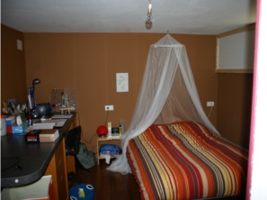 chambre sous-sol avec salle de bains