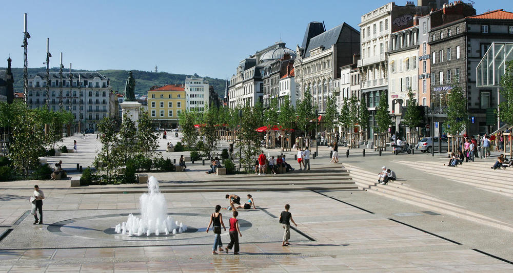 Place de Jaude Clermont-Ferrand