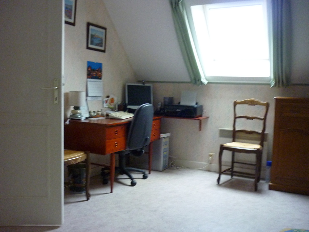 chambre 3 étage avec coin bureau 