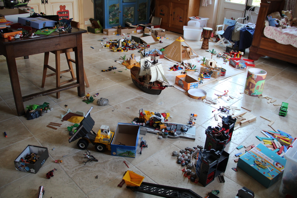 La salle de jeux en pleine action ! … et un lit de 90