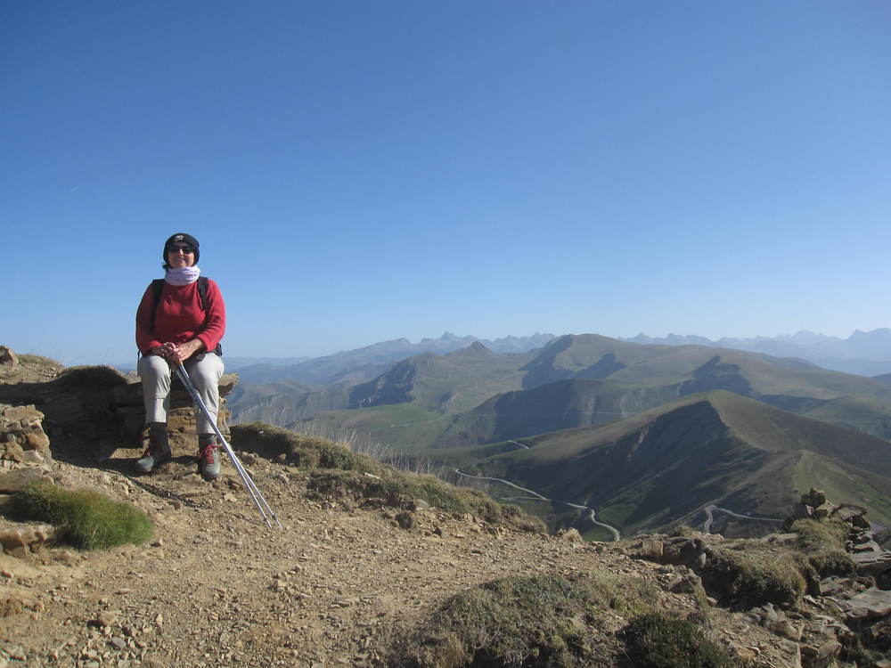 Domi au Pic d'Orhy - Au loin les sommets des Pyrénées