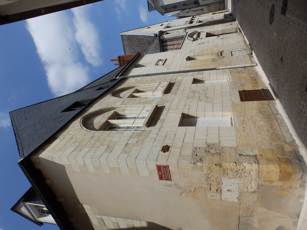 Fenêtres des 2 chambres vues de la rue