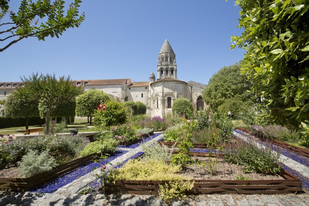 Saintes - à 40 minutes