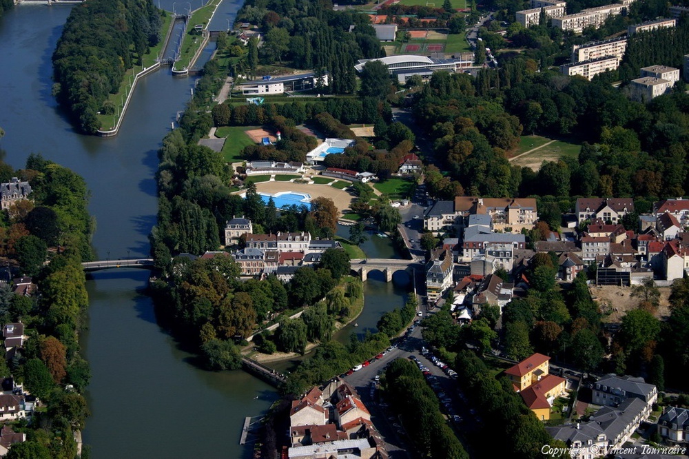 L'Isle Adam vue du ciel.