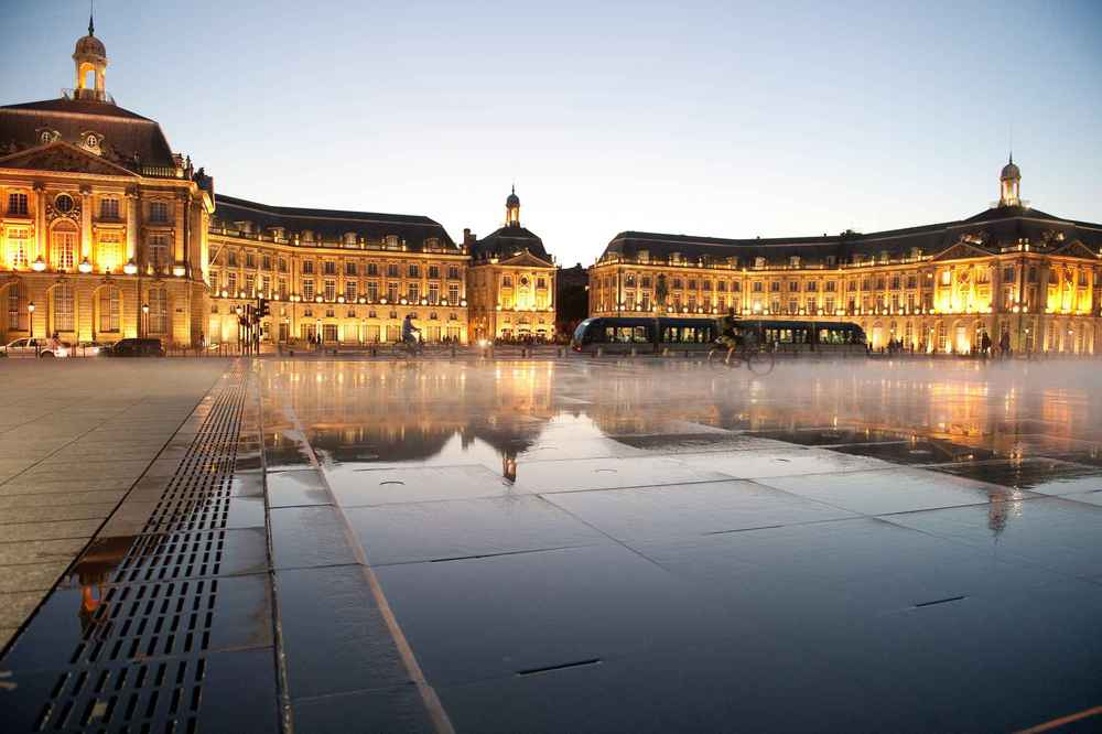 place de la Bourse et miroir d'eau 