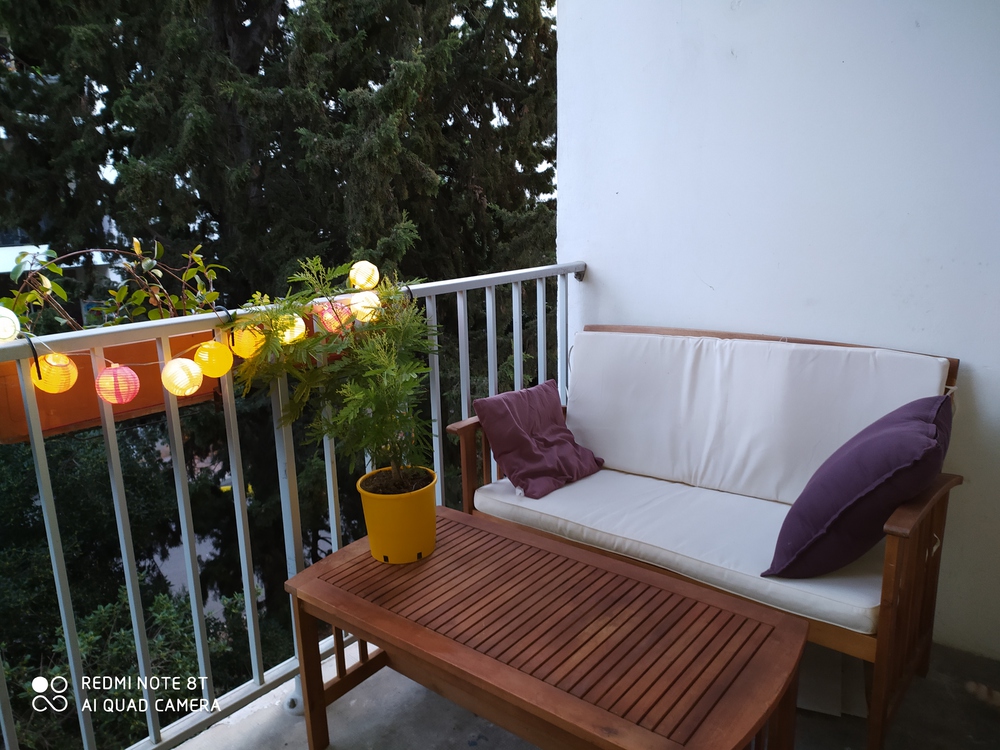 petite terrasse pour prendre le café ou l'apéro. 