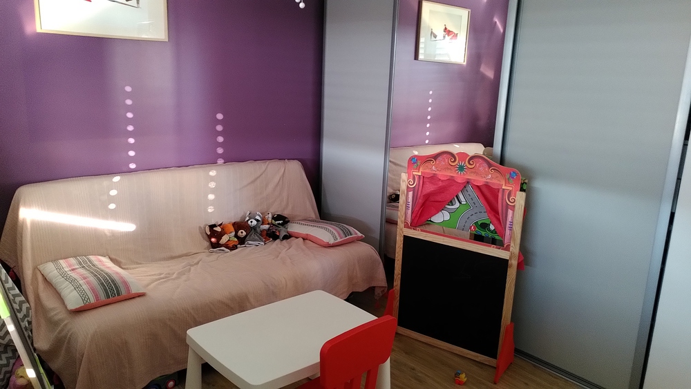 Salle de jeux avec un clic clac