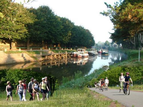 Canal de Nantes à Brest (vélo, kayak, marche...)