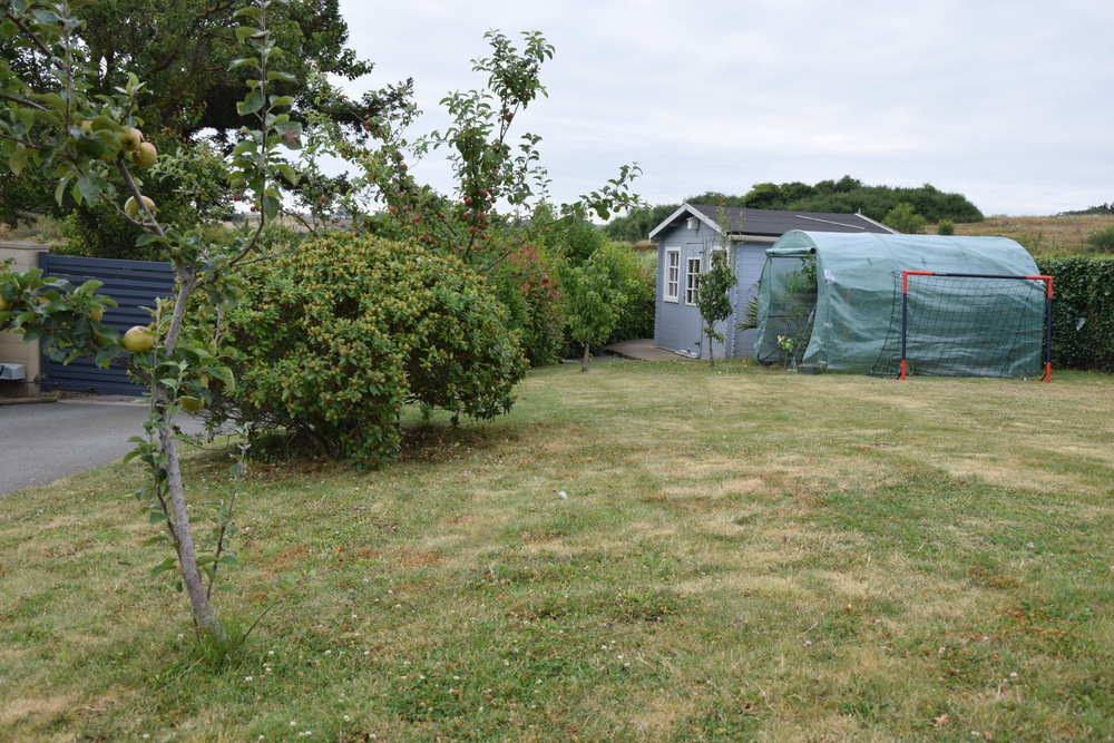le jardin avec notre espace potager