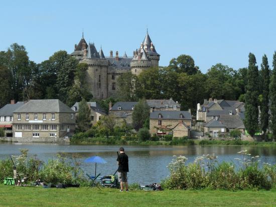 Combourg (20 km)