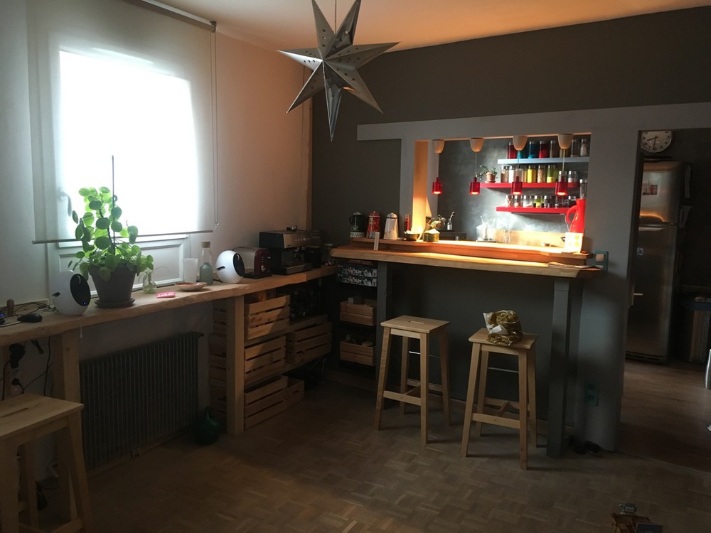 Le bar et la cuisine 