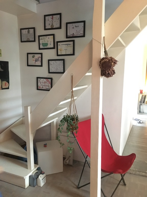 L'escalier de la chambre de Tomi et Elliott 