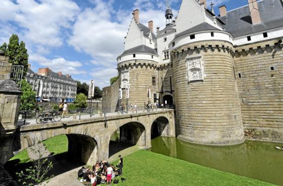 A Nantes...