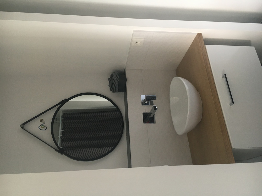 salle de bain (douche) attenante à la chambre du rez de chaussée