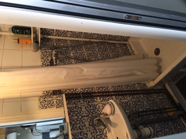 Petite salle de bain du haut (attenante cuisine)