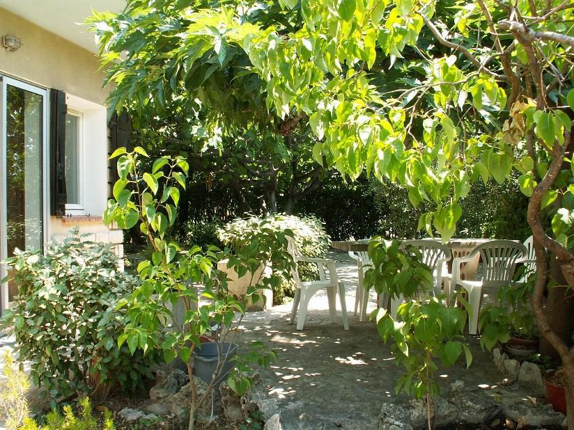 Terrasse devant l'appartement