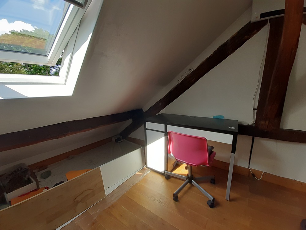 chambre à l'étage coté bureau