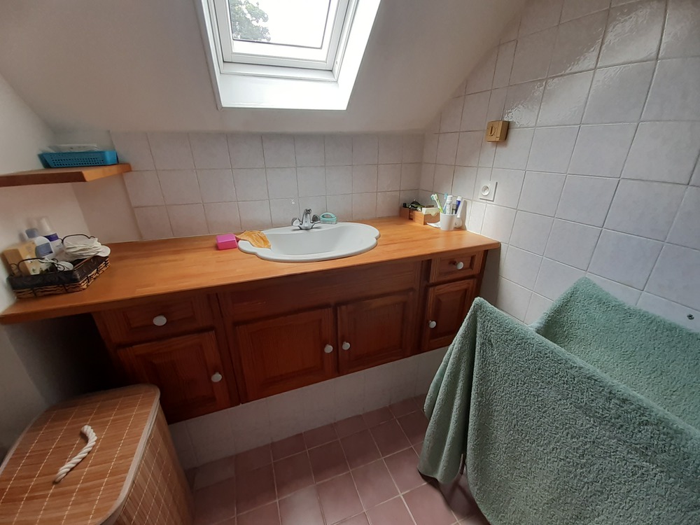 salle de bain côté lavabo