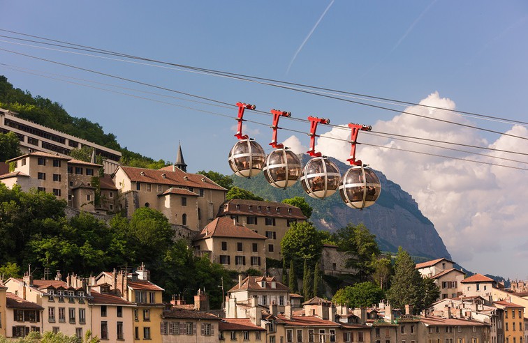 Grenoble capitale de Alpes.