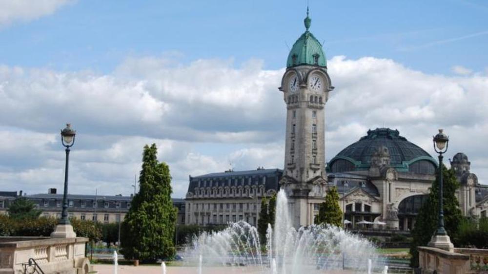 Limoges, capitale régionale du Limousin. Ville d'art & d'histoire. Patrimoine mondial pour sa porcelaine. 33 mn en voiture