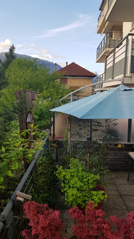 immeuble récent de 4 étages