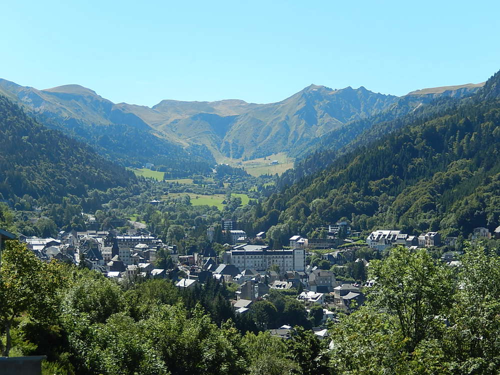 Vue sur le " Puy de Sancy" (25 km)