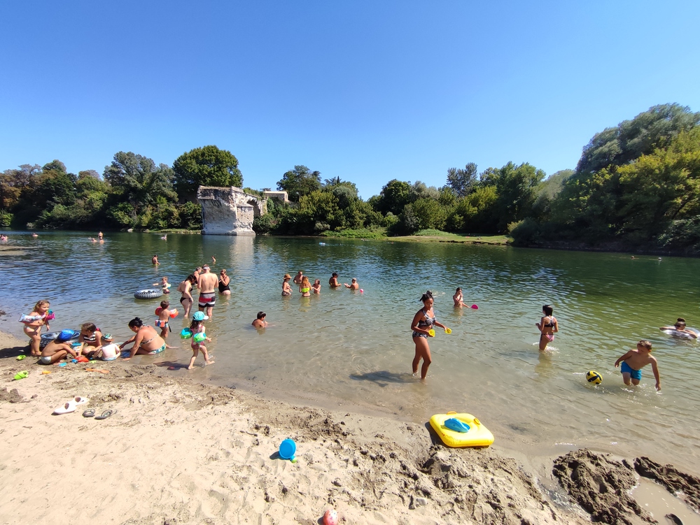 La plage du pont cassé (St Just d'Ardèche) à 2 km de la maison