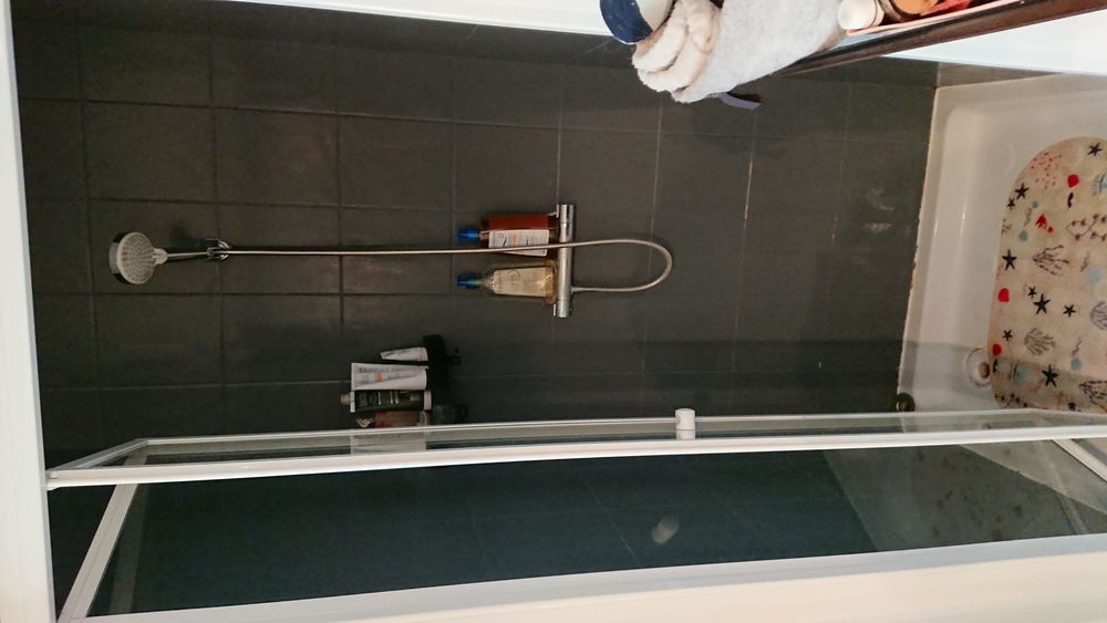 Salle de douche de la suite parentale