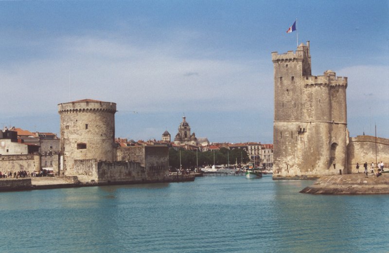 Entrée du vieux port de La Rochelle ( 10 minutes en vélo de la maison)