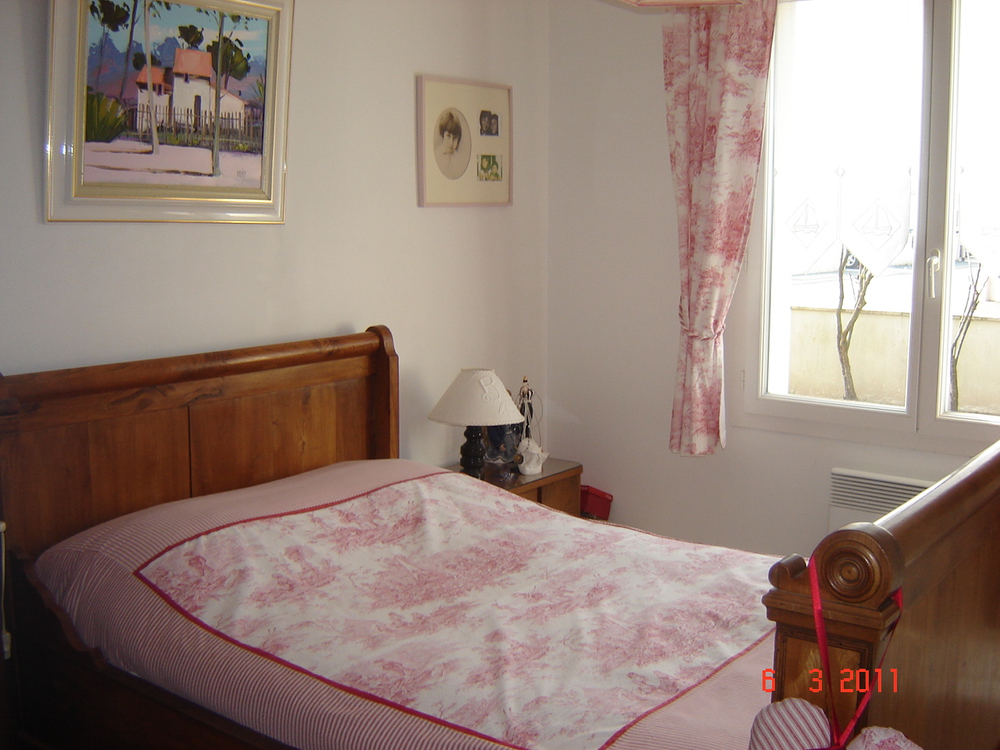 CHAMBRE COTE RUE